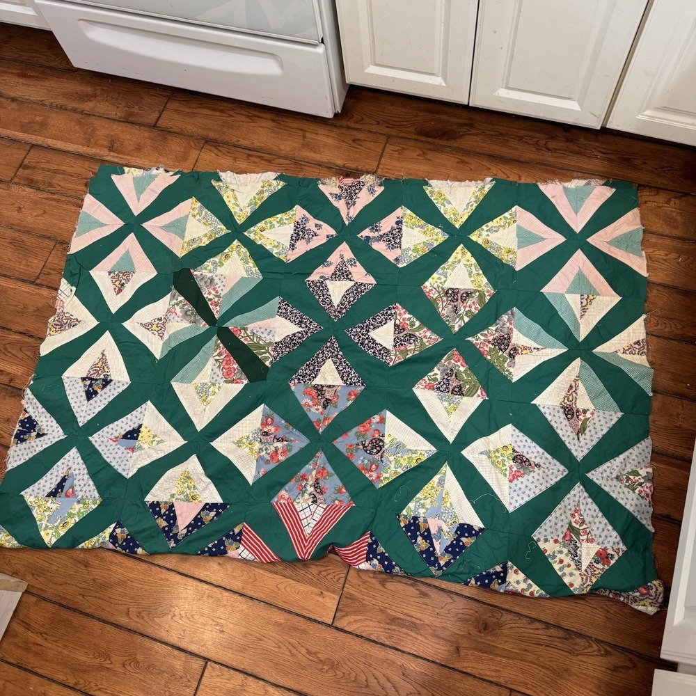 75" X‎ 52" Vintage Handmade Quilt Top. Sea Saw Pattern With Green